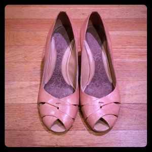 Kenneth Cole Reaction Wedge Peep Toe